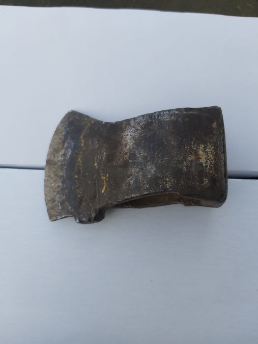 Топор, топорик, колун, сокира