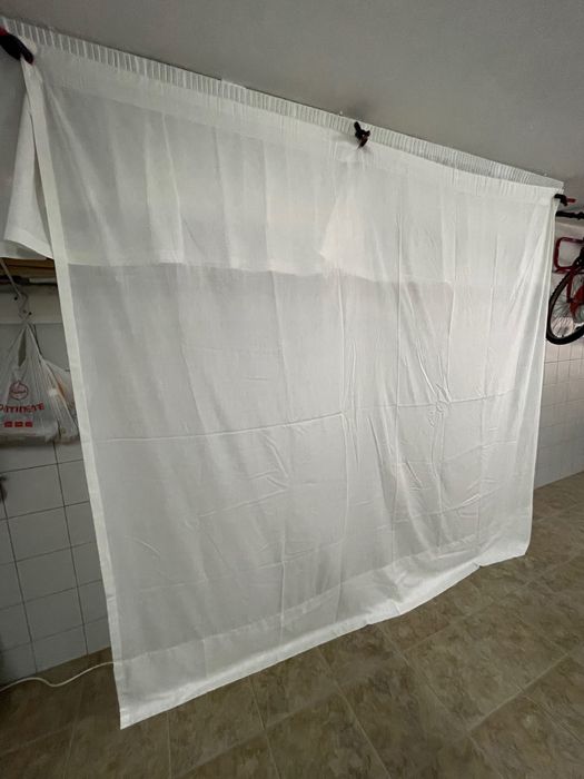 2 Cortinados brancos 2,69 x  2,35