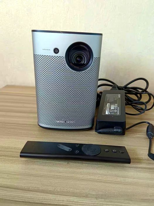 проектор із вбудованим акумулятором XGIMI Play X (XGIMI Halo )