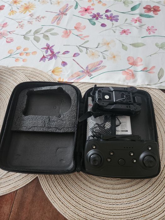 Dron tanio E88 Nova używany