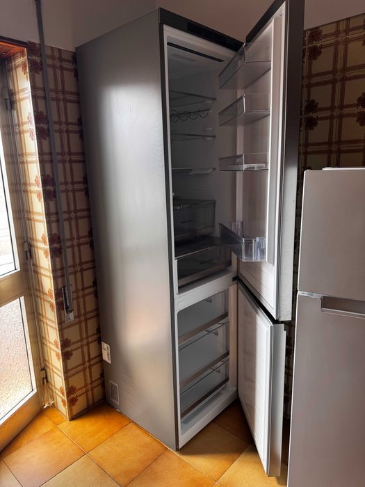 Frigorífico Combinado LG No Frost 387L (GBV7280CPY) – Inox / Classe C