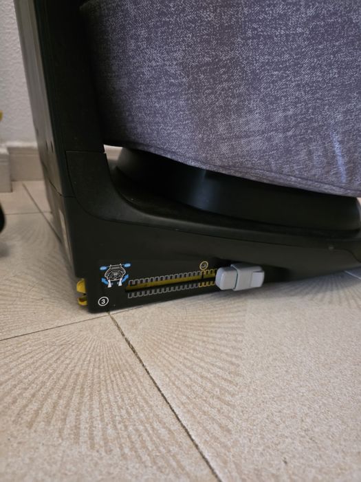 Cadeira BebeConfort AxissFix 360 graus