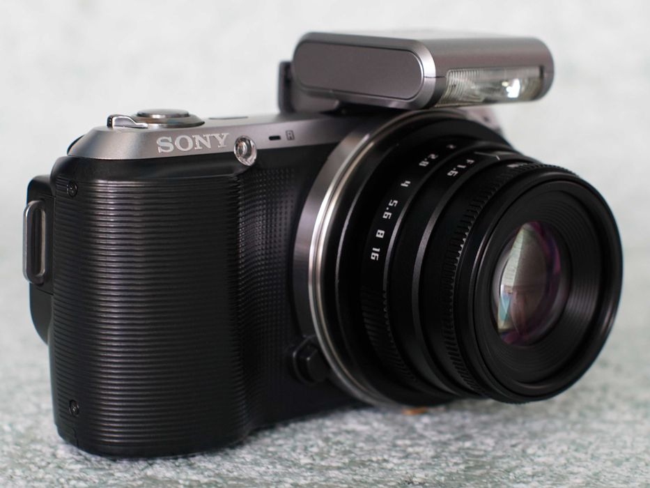 SONY NEX-C3  +  объектив F/1.6 35mm  •  APS-C  16,2 Мп  •  RAW