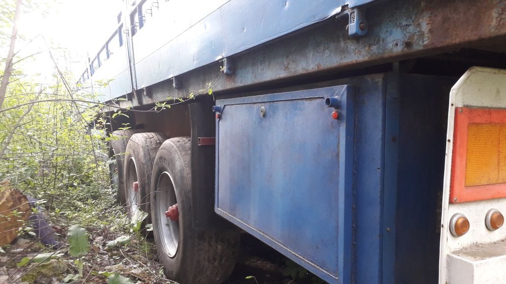 Напівпричіп трохвісний