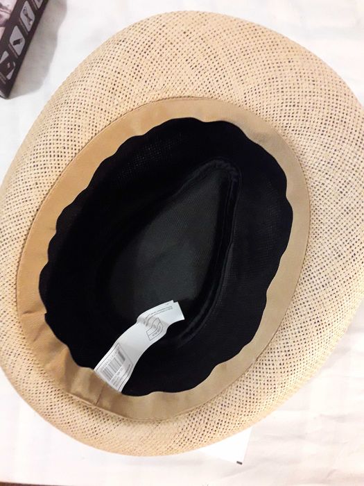 Chapeu Beige ou Azul escuro tamanho 60 NOVO 4€