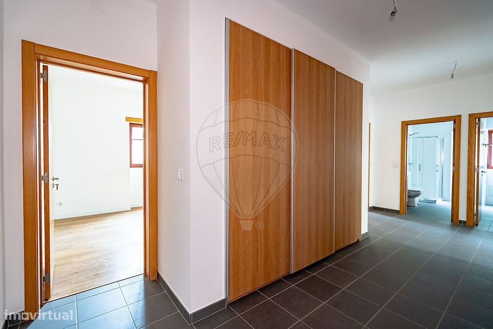 Apartamento T4 para arrendamento