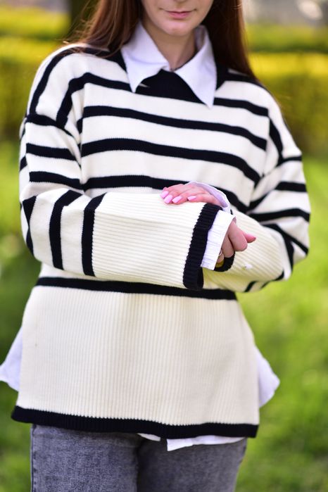 Джемпер в горизонтальну смужку