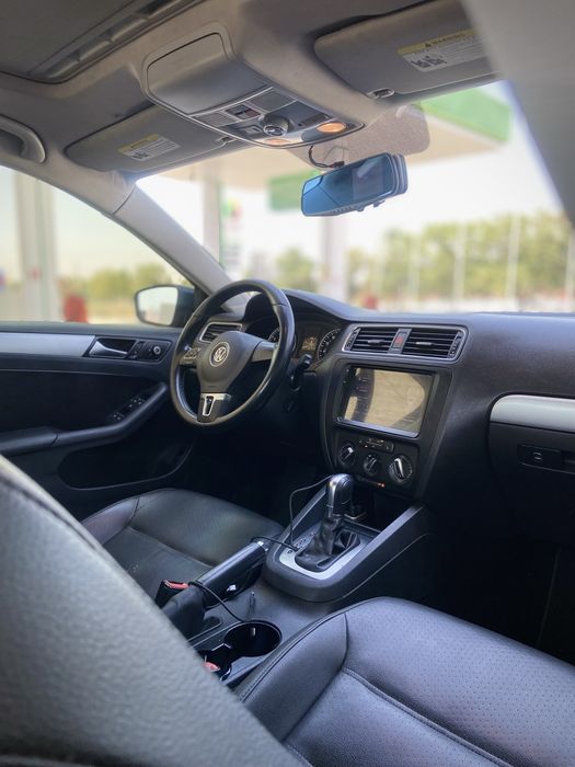 Volkswagen Jetta 1.8 турбо бензин