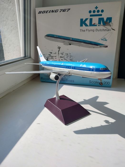 Модель літака/самолета Boeing 767-300ER в лівреї KLM. Масштаб 1