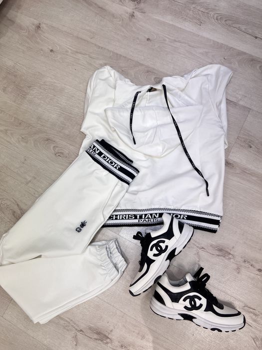 Piekny dres bialo czarny r.M bawelna Dior