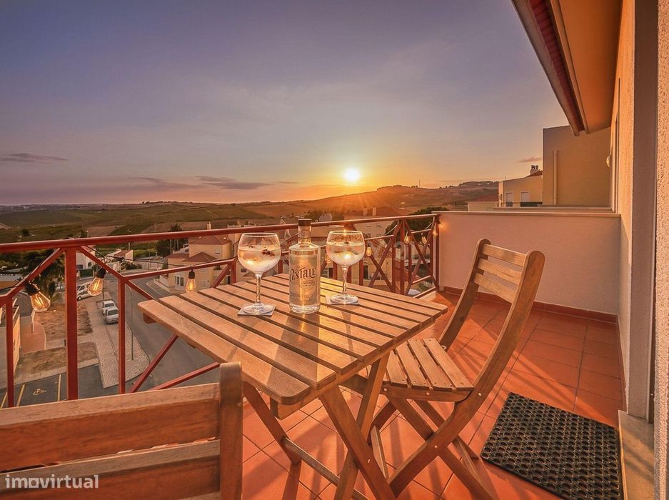 Apartamento T2 Dúplex com Vista Panorâmica e Garagem com Carregamento
