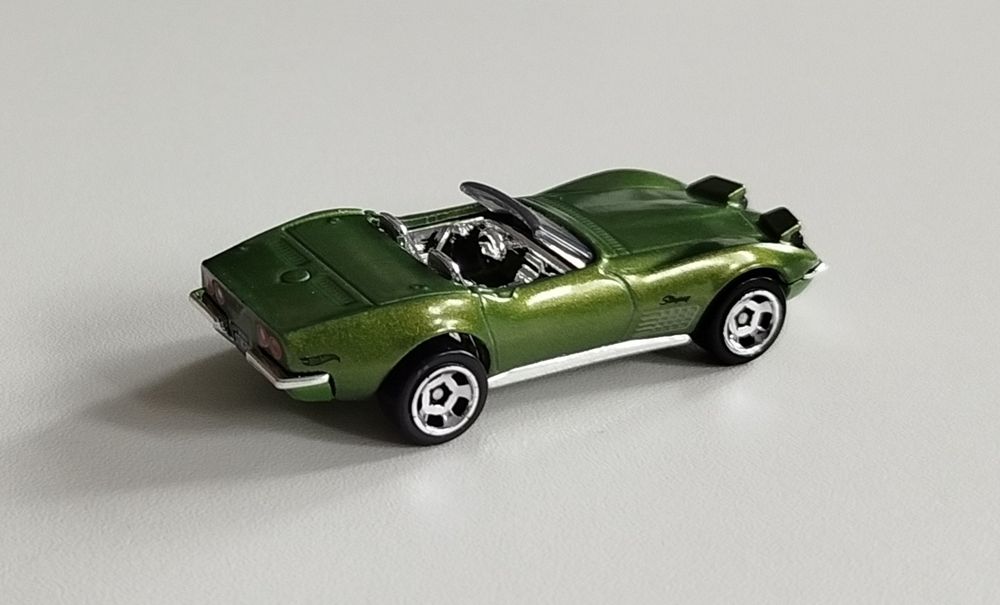 Hot Wheels '72 Corvette Stingray Convertible