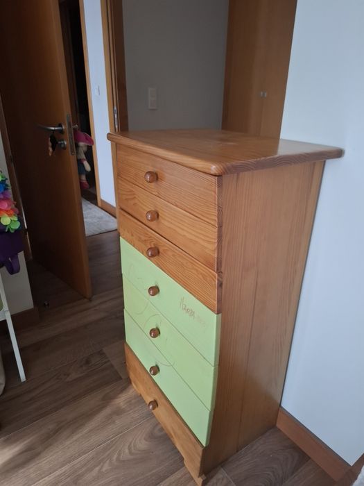 Quarto  Cama de solteiro+ colchão + mesa cabeceira + camiseiro +secret