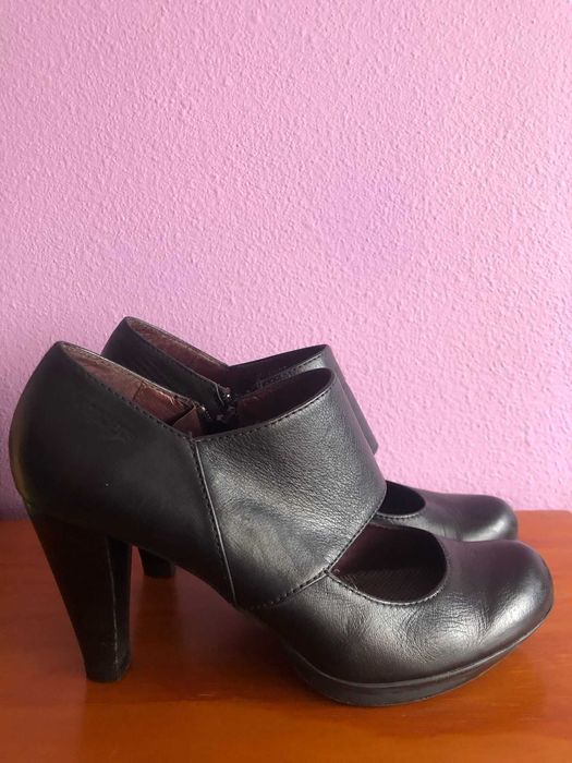 Sandalias pretas Wonders