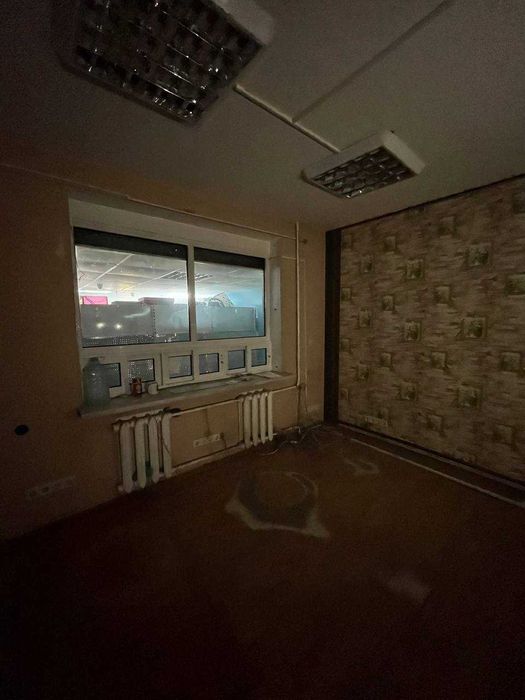 Продам нежитлове приміщення на Заболотного за 10 000у.о.