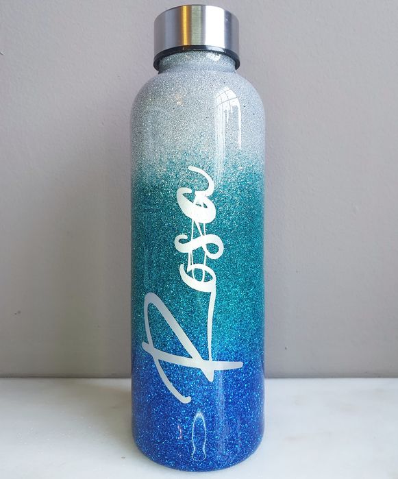 Garrafas e copos personalizados