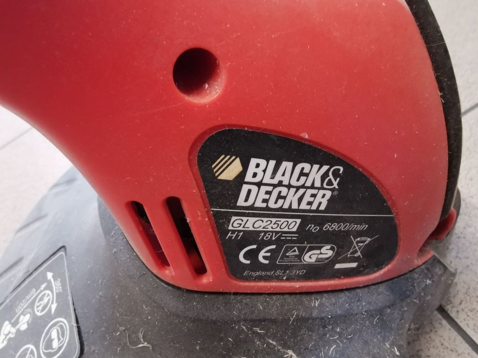 Podkaszarka black decker