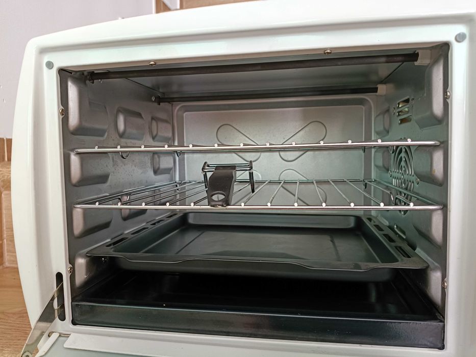 Mały elektryczny piekarnik Bifinett model KH 1139