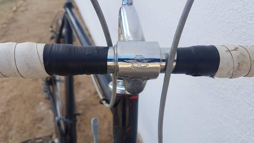 Bicicleta antiga estrada ciclismo