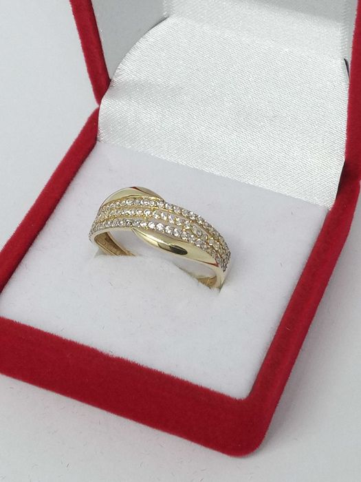 Lombardowski. W.Kruk Złoty pierścionek pr.585 2,18g rozm.19 BDB stan