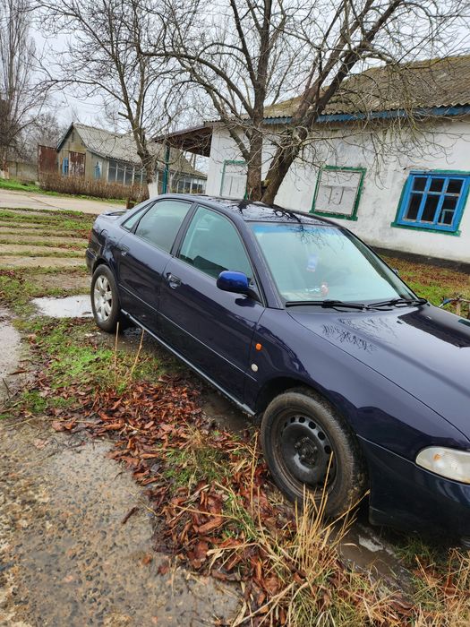 Ауді  а4 б5 в хорошому  стані
