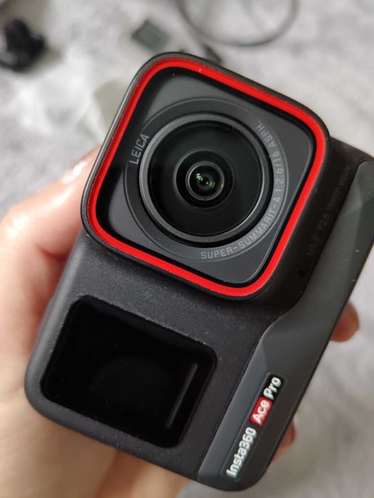 Insta 360 ace pro