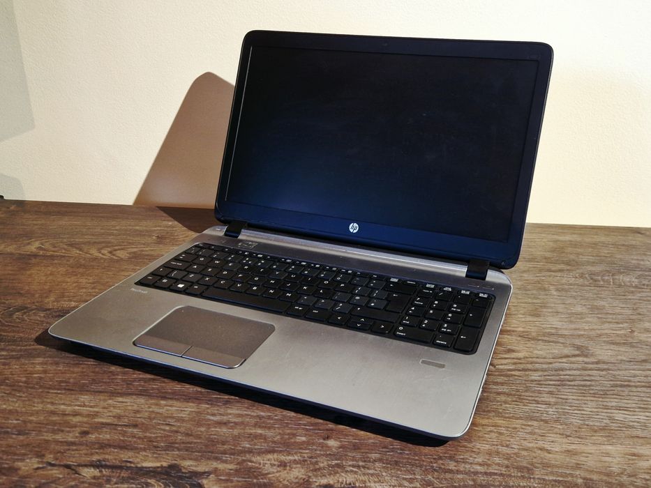 HP ProBook 450 G2. i3 - 1.9 GHz, 8 GB RAM; 120 GB SSD