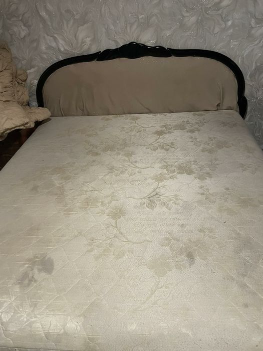 Продам двухспальну кровать.