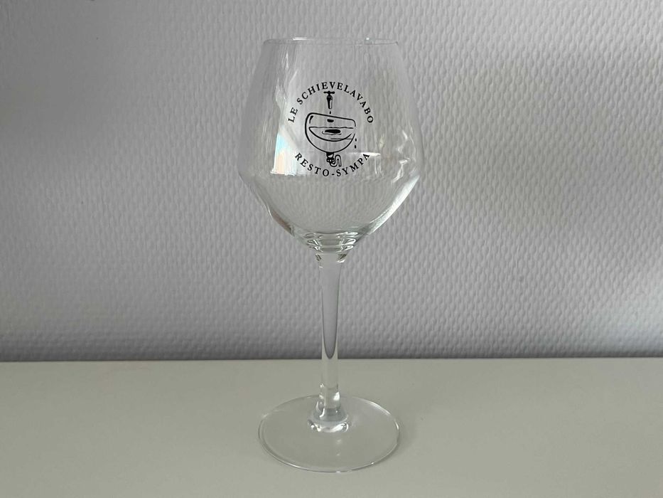 Ładny pękaty kieliszek do wina – Le Schievelavabo