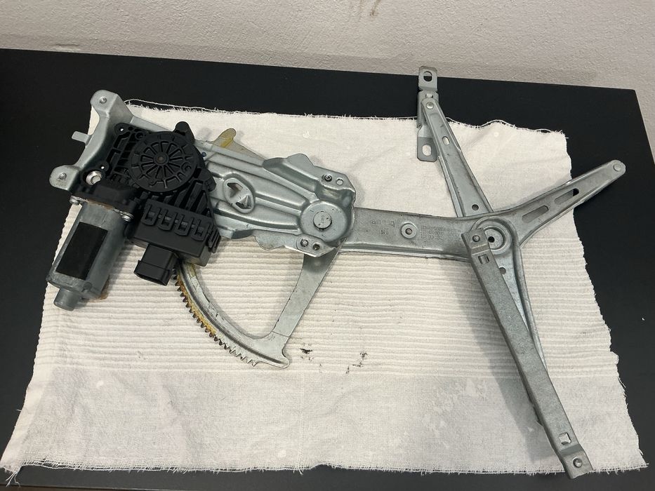 ELEVADOR FRENTE DIREITO OPEL ASTRA H GTC 3P ANO 2008