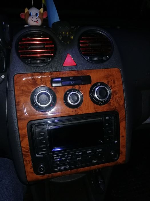 Штатна магнитола RCD 320