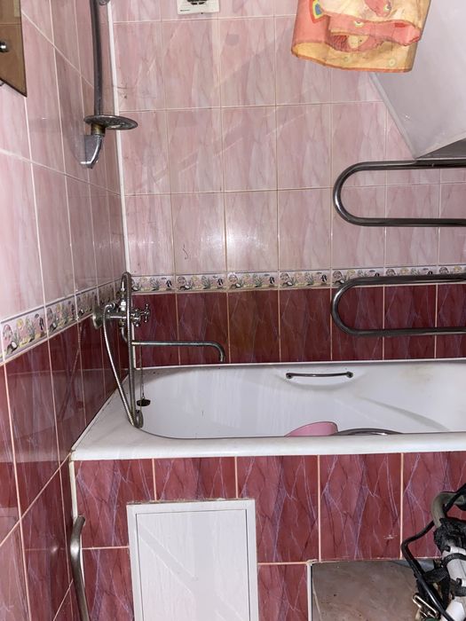 Продам цегляний будинок в Макарові центр