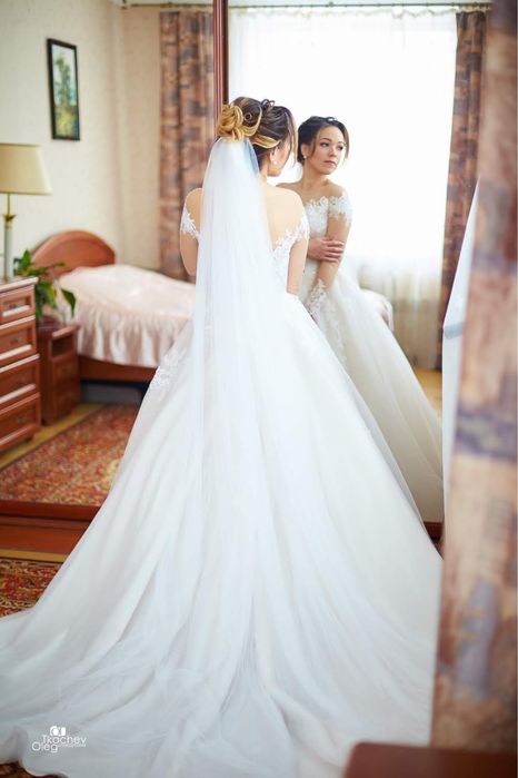 Продам розкішну весільну сукню!