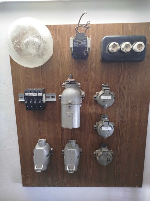 Awarie Elektryczne 24 h Usługi elektryczne Odbiory Pomiary Elektryczne