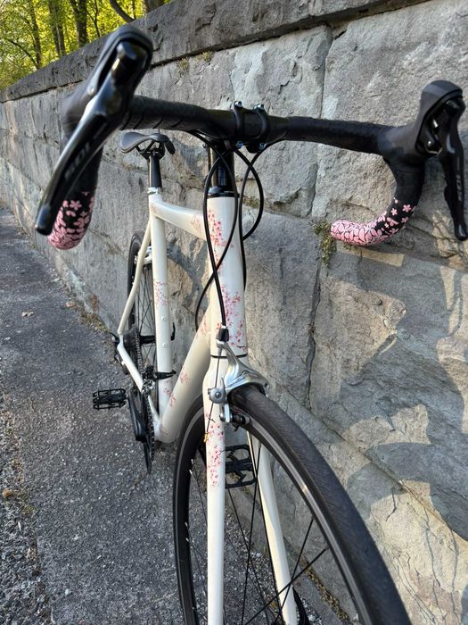 Rower szosowy Sensa na R105 & Ultegra