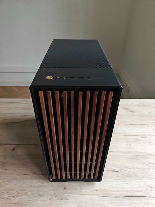 Intel Core i9-14900K / RTX 4070 Ti SUPER 16GB / 64GB DDR5 / SSD 3TB / Fractal North