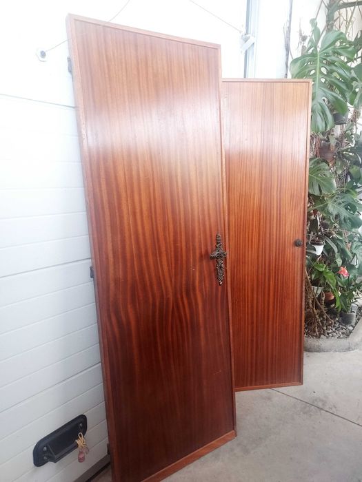 Portas interiores em mogno