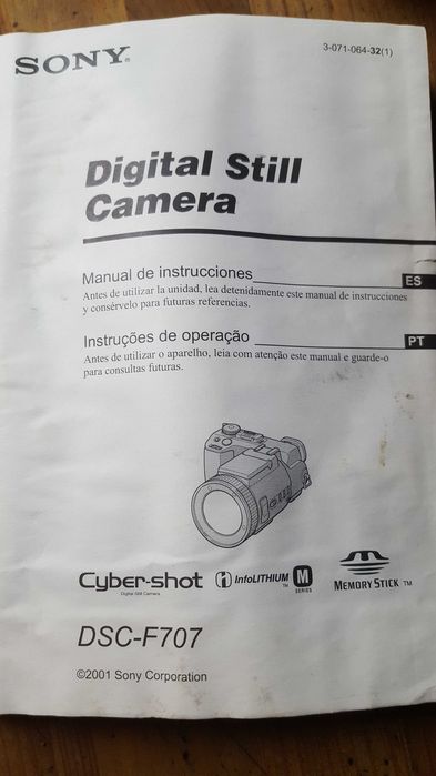 Camera  SONY DSC F707 .Cyber-shot 5.0mp