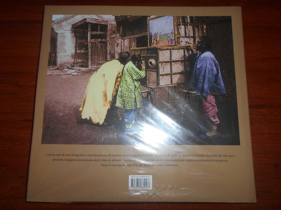 Interessantíssimo livro ILUSTRADO: "El Mundo Alrededor de 1900". 2016.