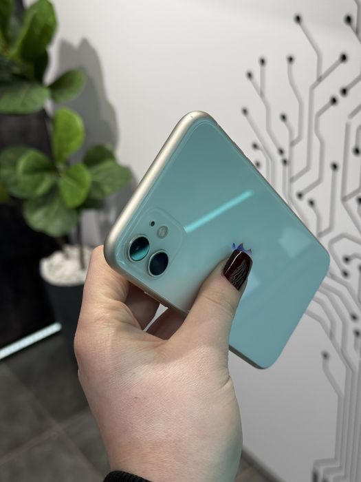 iPhone 11 • 14.6 ios • White • 64GB • Оплата частинами