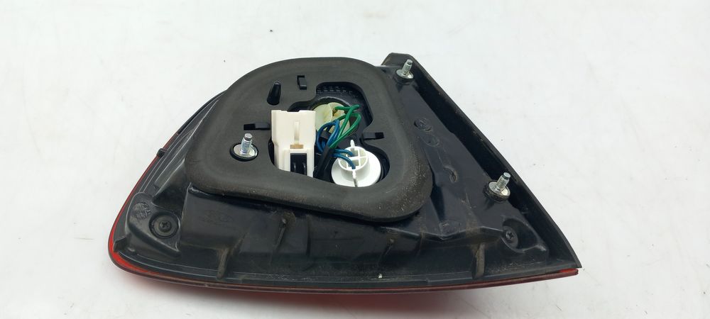 Farolim da mala direito KIA Rio III (UB)