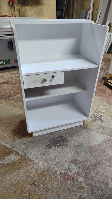 Recepcja fryzjerska kosmetyczna lada biurko