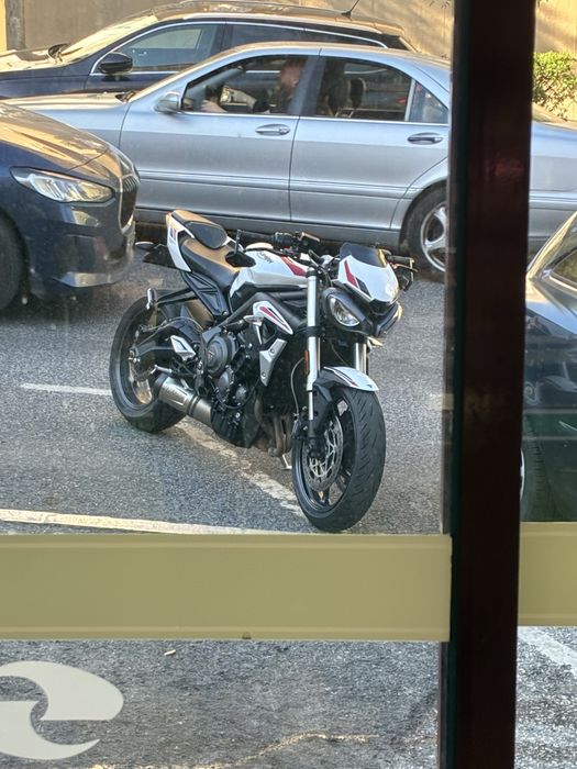 Triumph Street Triple 660s Deslimitada 95cv