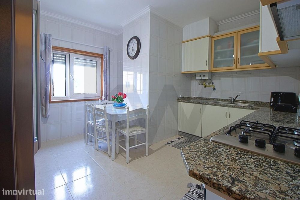 Apartamento T2 com Terraço Privativo, no Centro de Ovar