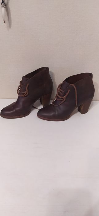 Жіночі шкіряні ботинки UGG. 38р.