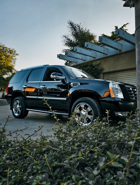 Cadillac Escalade 3
