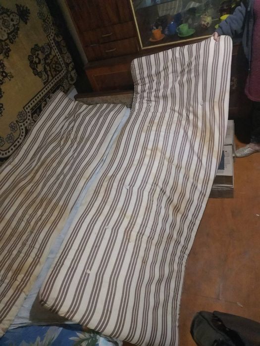 Матраци 2 шт продам по 150