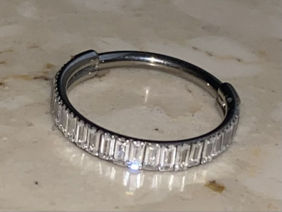 Unisex kolczyk 12 mm piercing 16G kółko segment ring Tytan