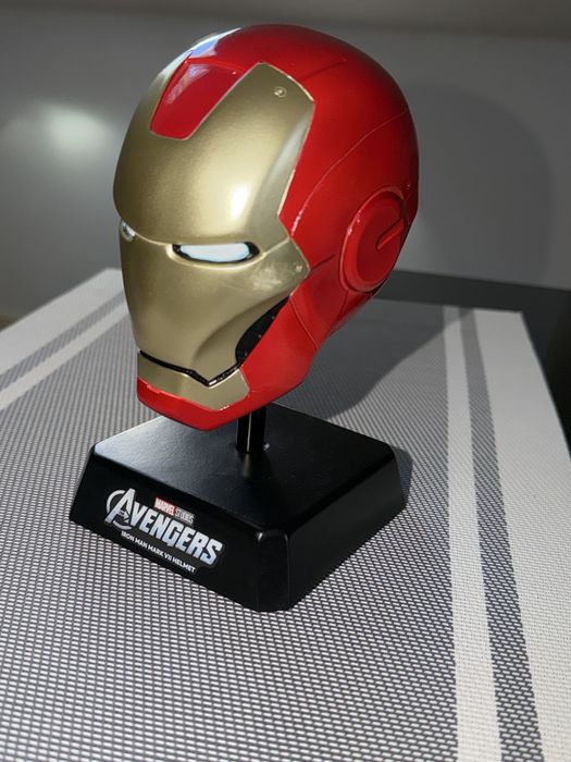 Escultura do Capacete Homem de Ferro