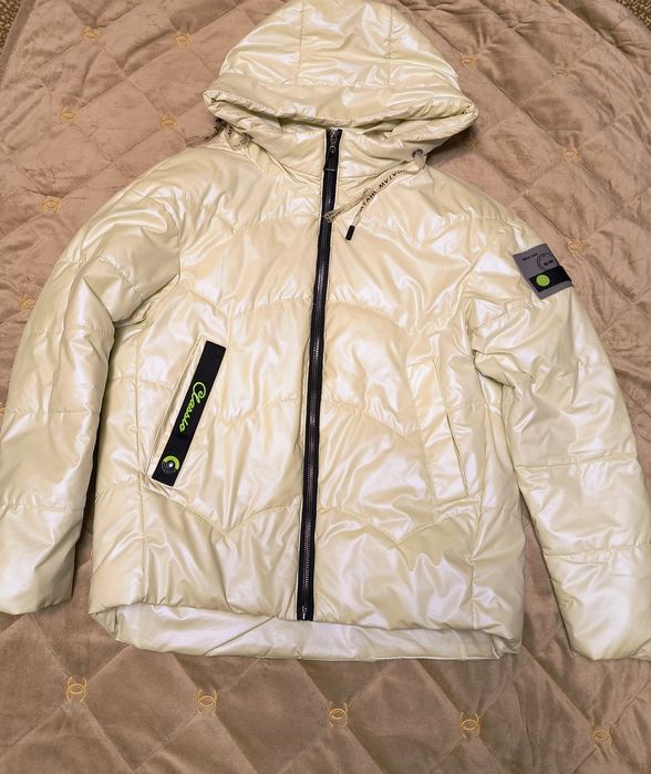 Салатова куртка, розмір М